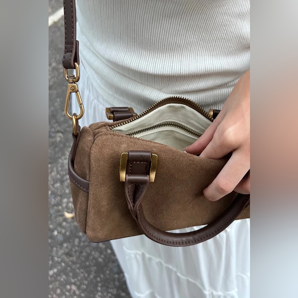 Brandy melville brown suede crossbody handbag - Picture 5 of 8